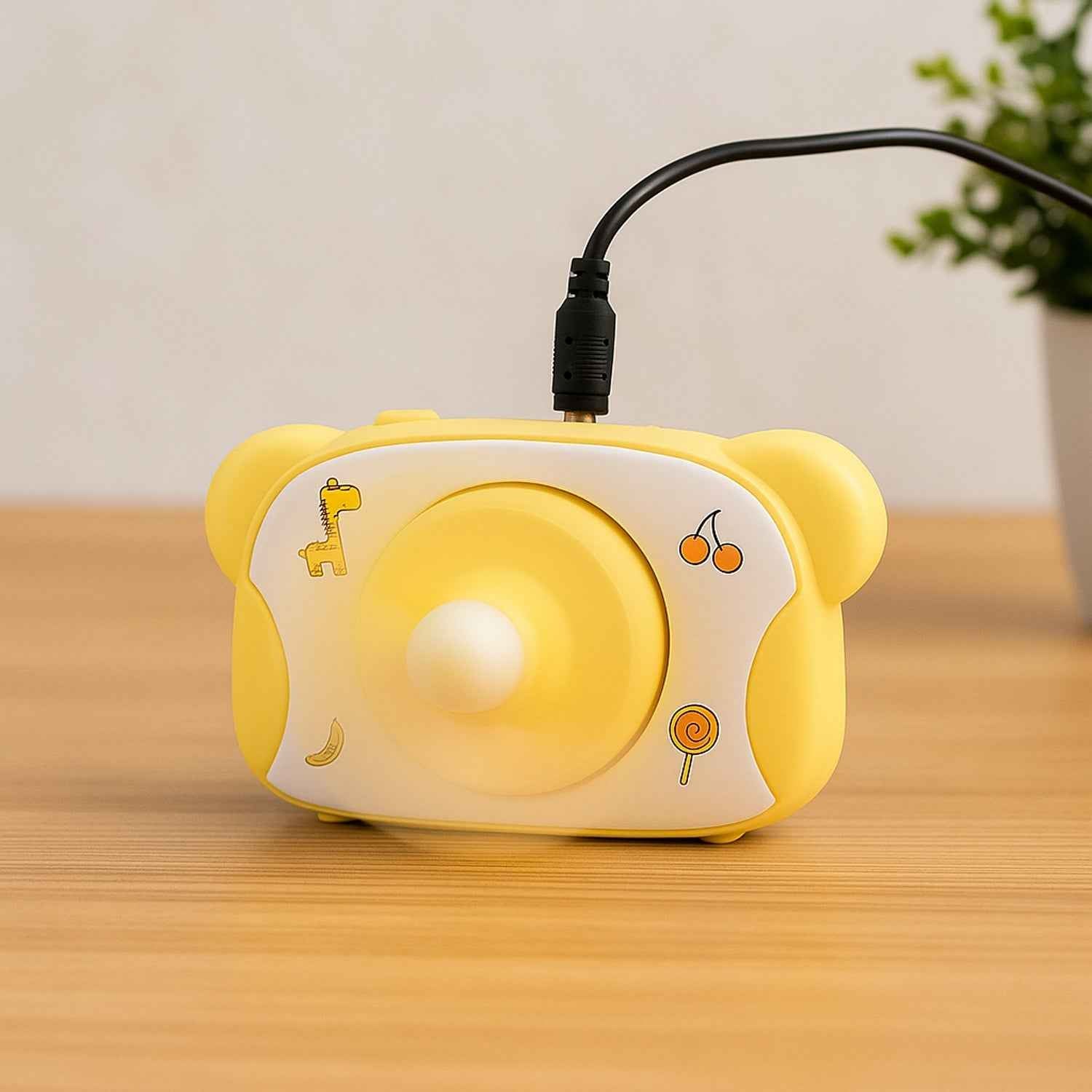 Cute Bear-Shaped Mini Rechargeable Fan (1 Pc)