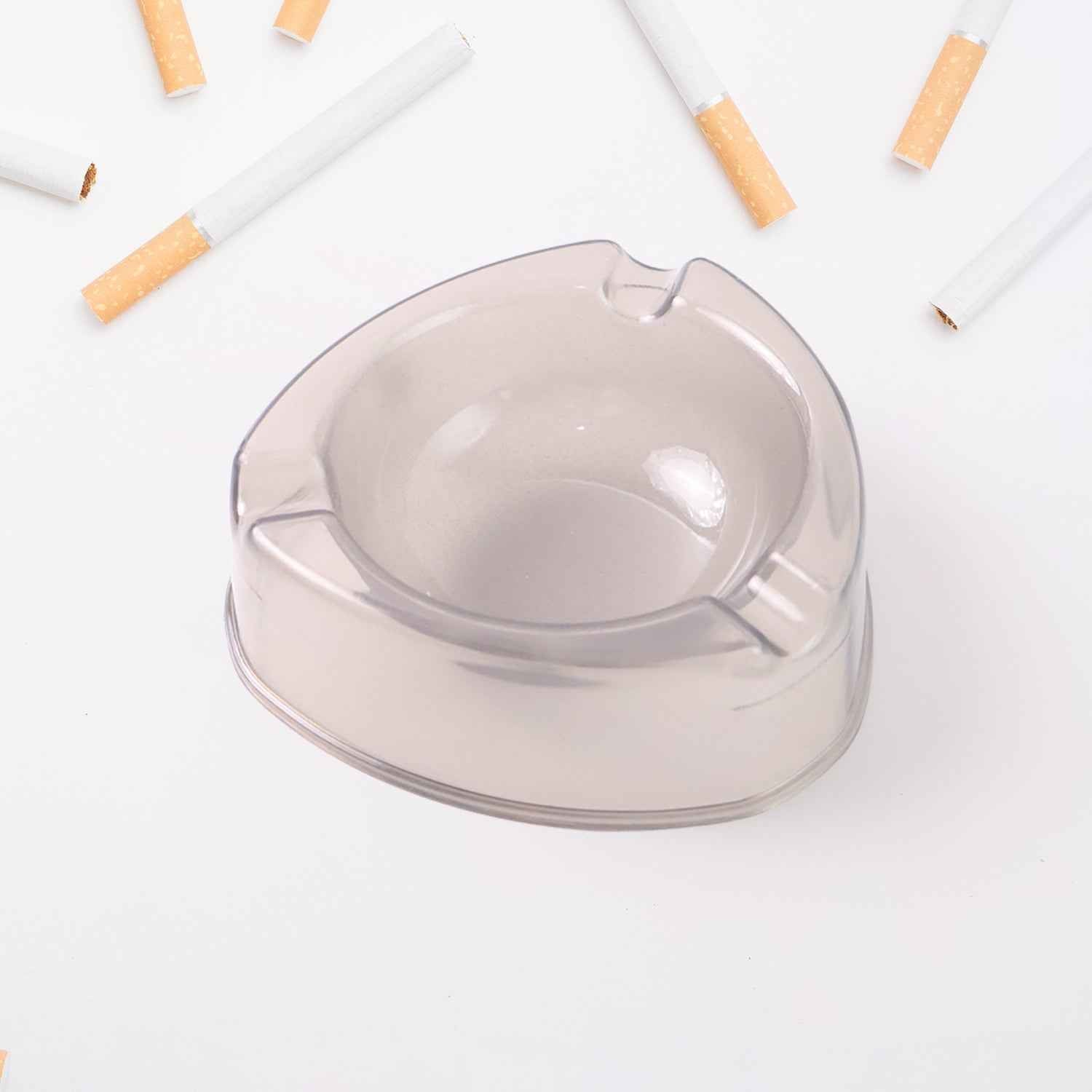 Oblivion Transparent Plastic Ashtray (Mix Color & 1 Pc)
