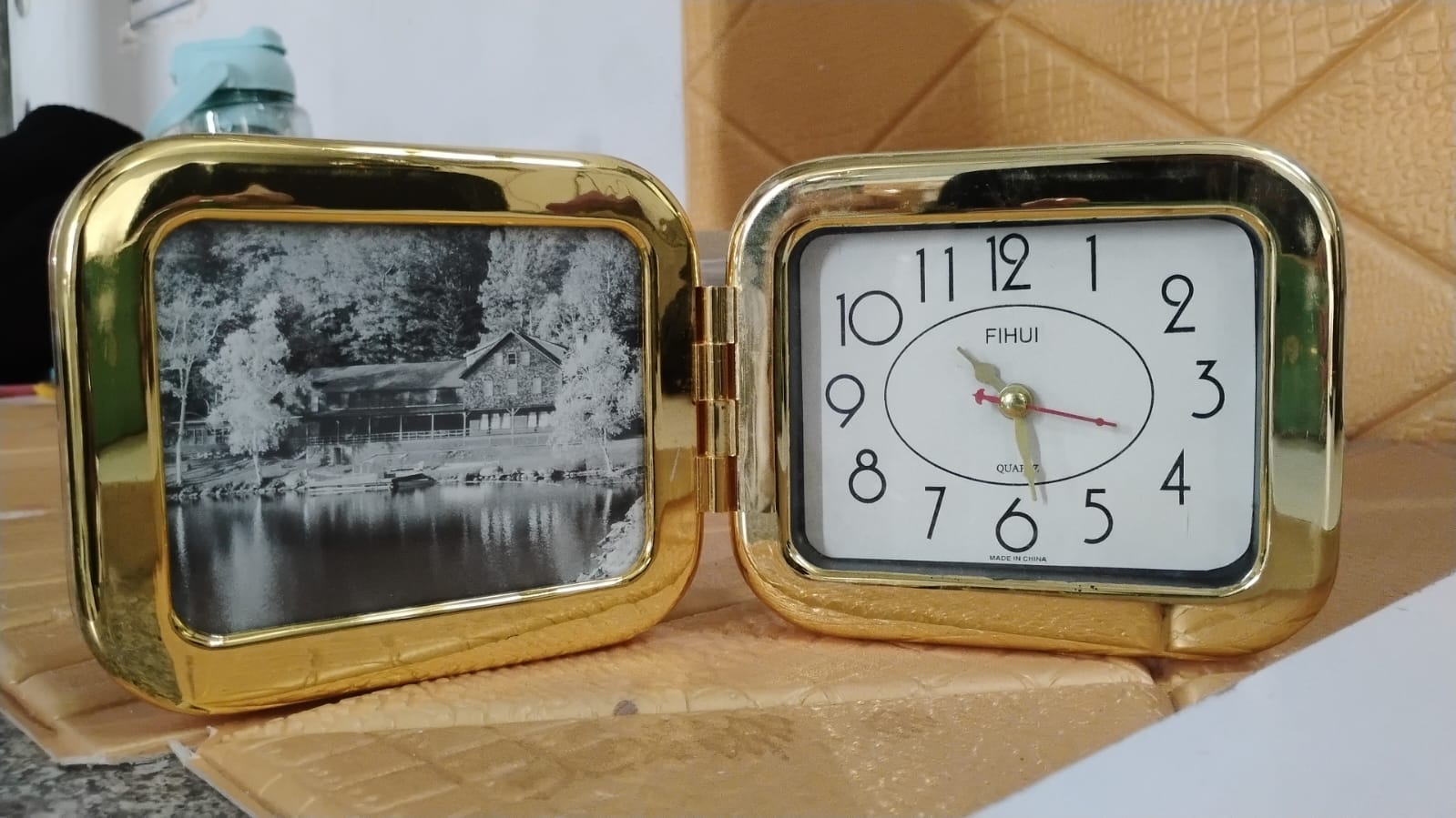 Portable Foldable Desk Clock – Space-Saving and Stylish (1 Pc) Variety Bazaar