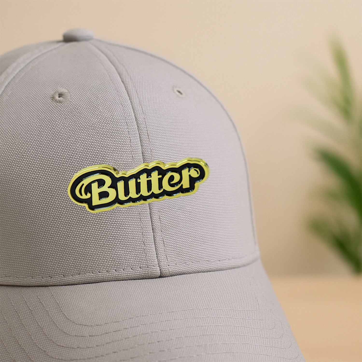 Stylish Metal Badge Pin – Single Piece (Random Design) Variety Bazaar