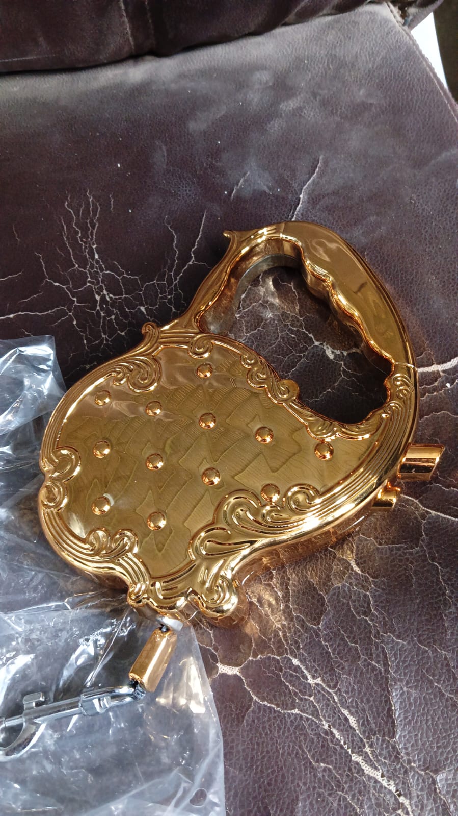 Retractable Telescopic Belt Rope Cat Golden Traction (3M Approx / 1 pc) Variety Bazaar