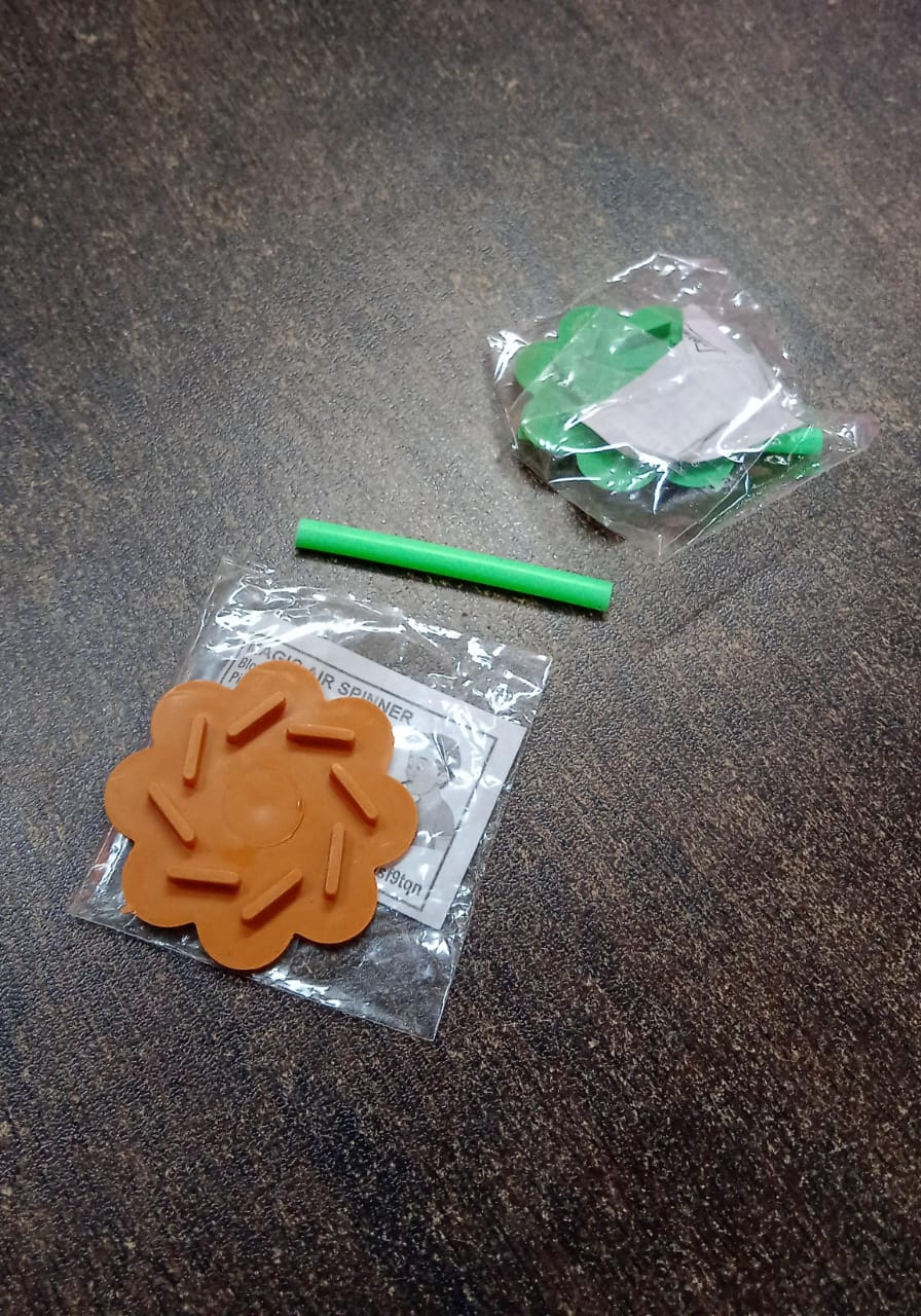 Small Magic air spinner, Plastic Promotional Spinning Toys (1 Pc) Variety Bazaar