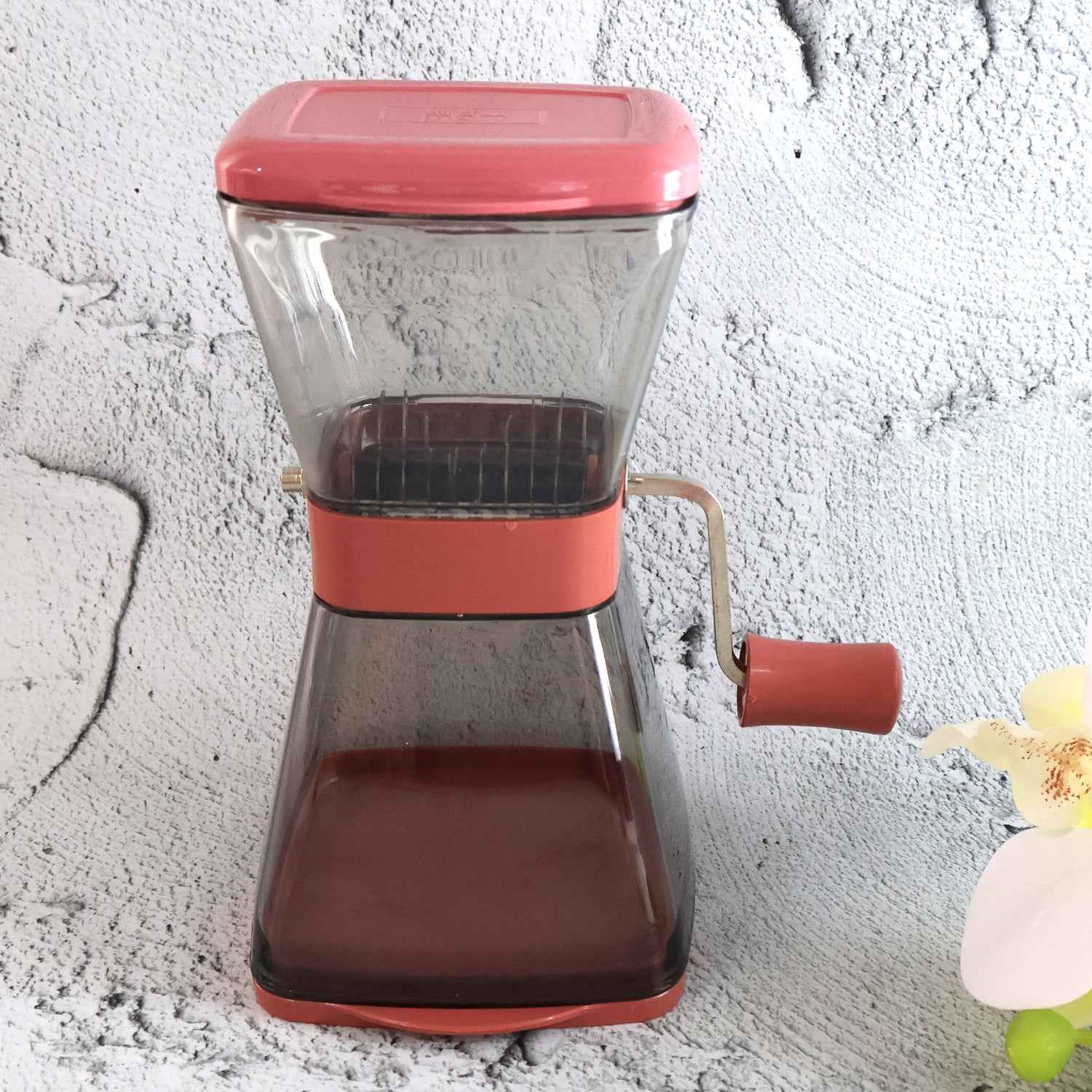 Supermom Manual Cutter With Blades And Locking Lid (1 Pc)