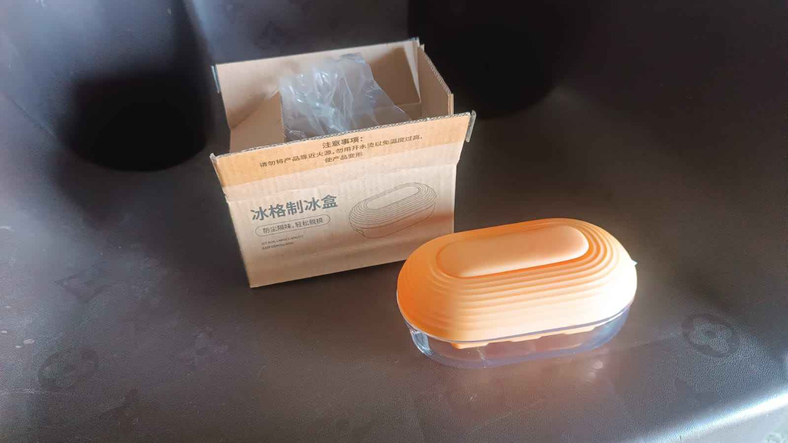 Plastic Ice Cube Tray (1 Set)