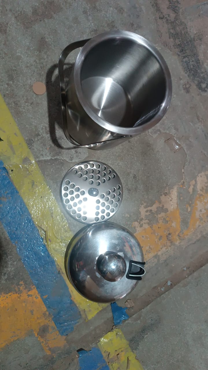 Stainless Steel Ice Buckets with Lid (1.3 Liters Approx) Variety Bazaar