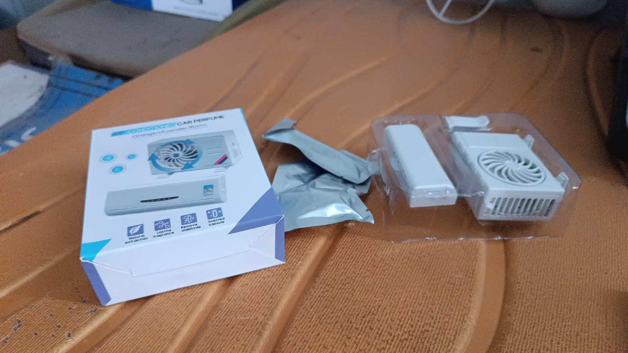 AC Design Solar-Powered Car Air Freshener: Built-in Perfume Diffuser for Dashboard and AC Vent Variety Bazaar