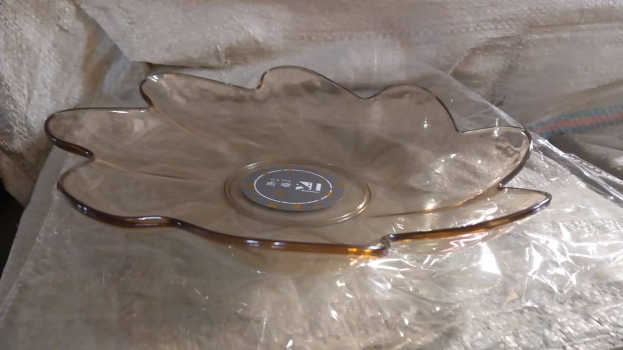 Flower Shape Kids Plastic Plate - Multipurpose for Dinner, Snacks & Party Supplies (1pc) Variety Bazaar