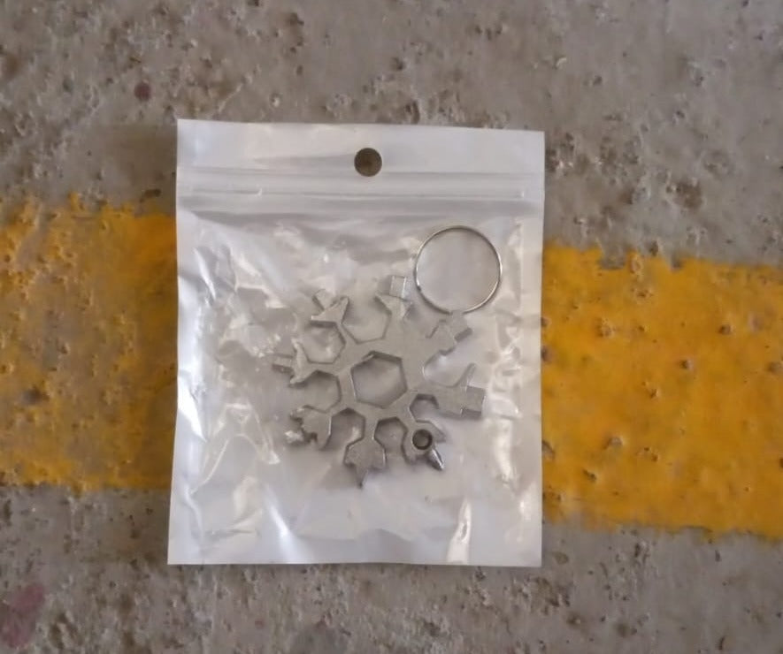 Durable & Portable 18 in 1 Snowflake Multi-Tool, Snowflake Bottle Opener Flat Phillips Screwdriver Kit Wrench Variety Bazaar