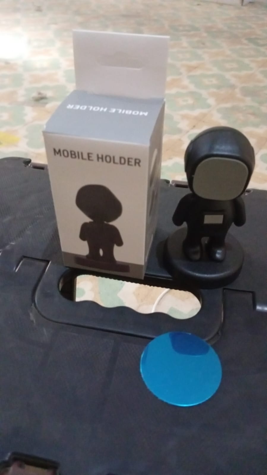 Cartoon Astronaut Magnetic Mobile Phone Holder – 360° Rotating Car Mount (1 Pc) Variety Bazaar