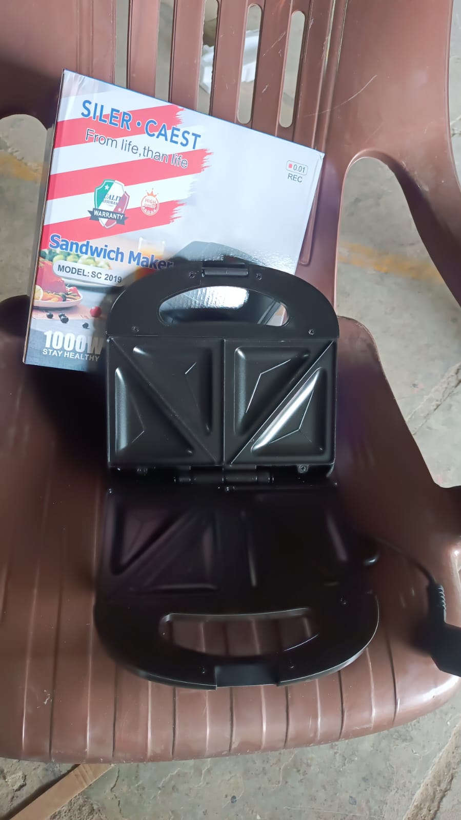 Sandwich Maker Makes Sandwich Non-Stick Plates| Easy to Use with Indicator Lights Sandwich toaster Variety Bazaar