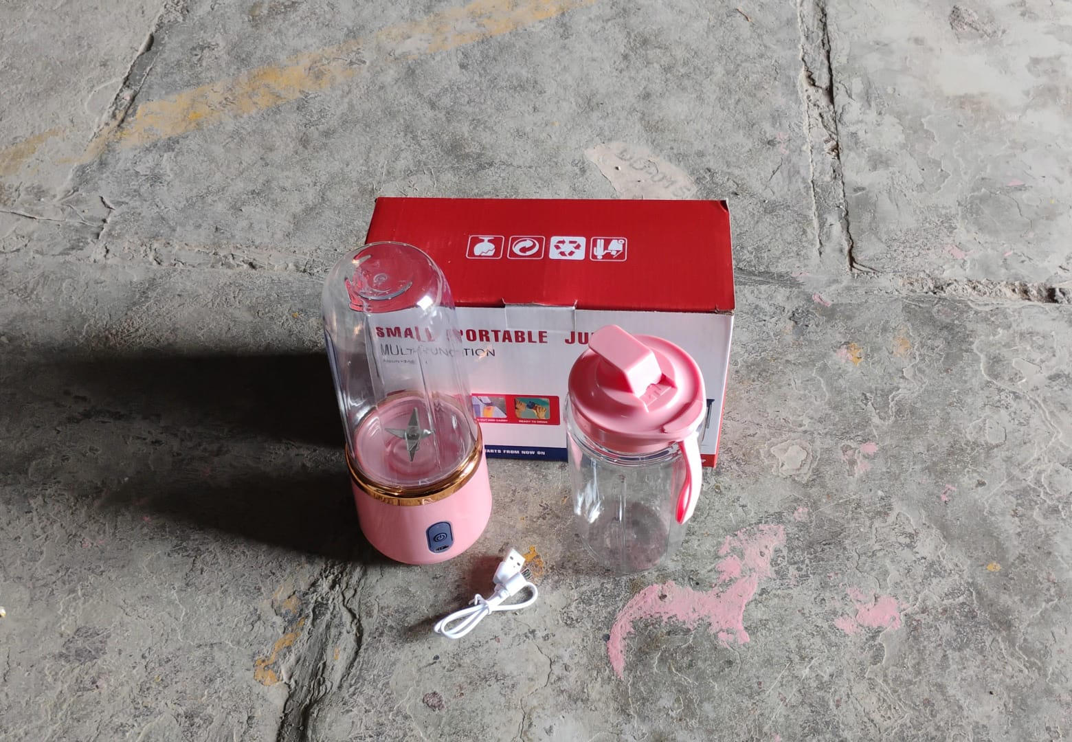 Portable Small Juicer Blender With Water Bottle / Cup (2 Pc Set) Variety Bazaar