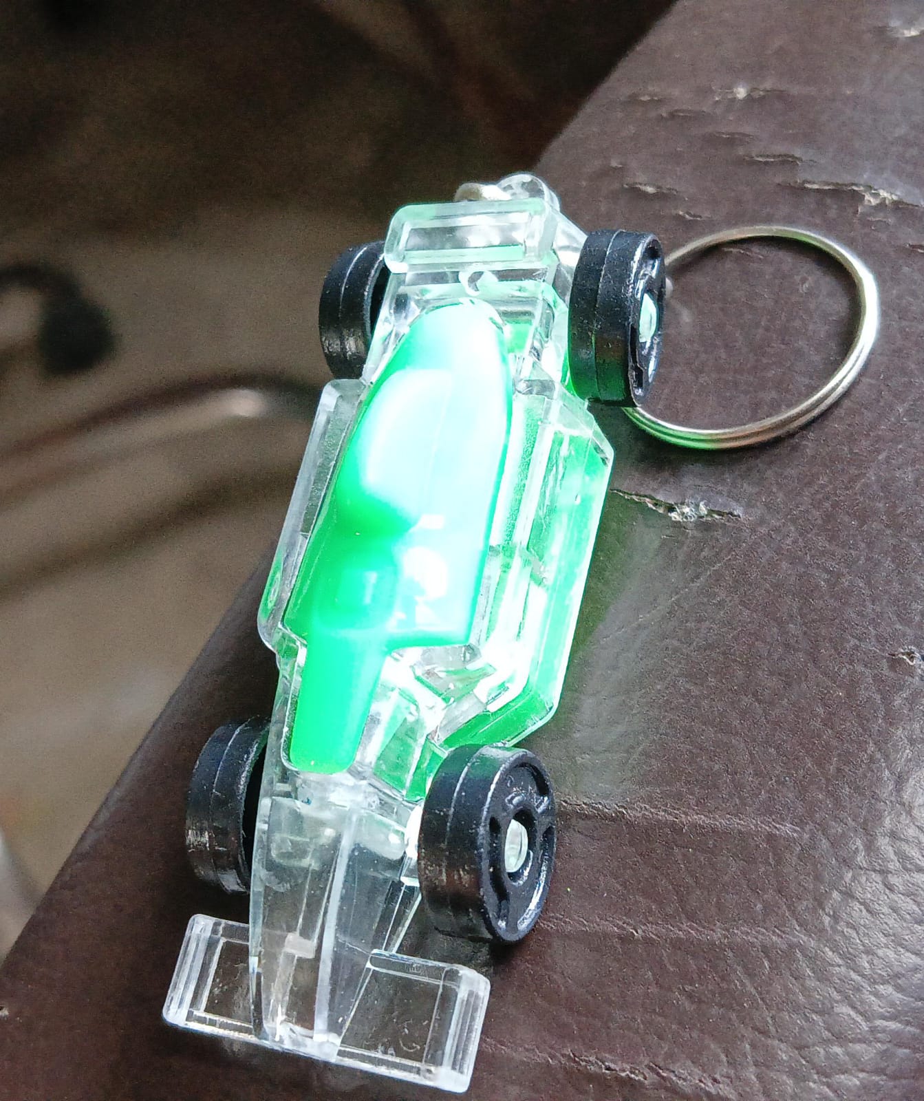 Cars Shape Keychain with On / Off Button LED Flashing Light (1 Pc) travel sahayak
