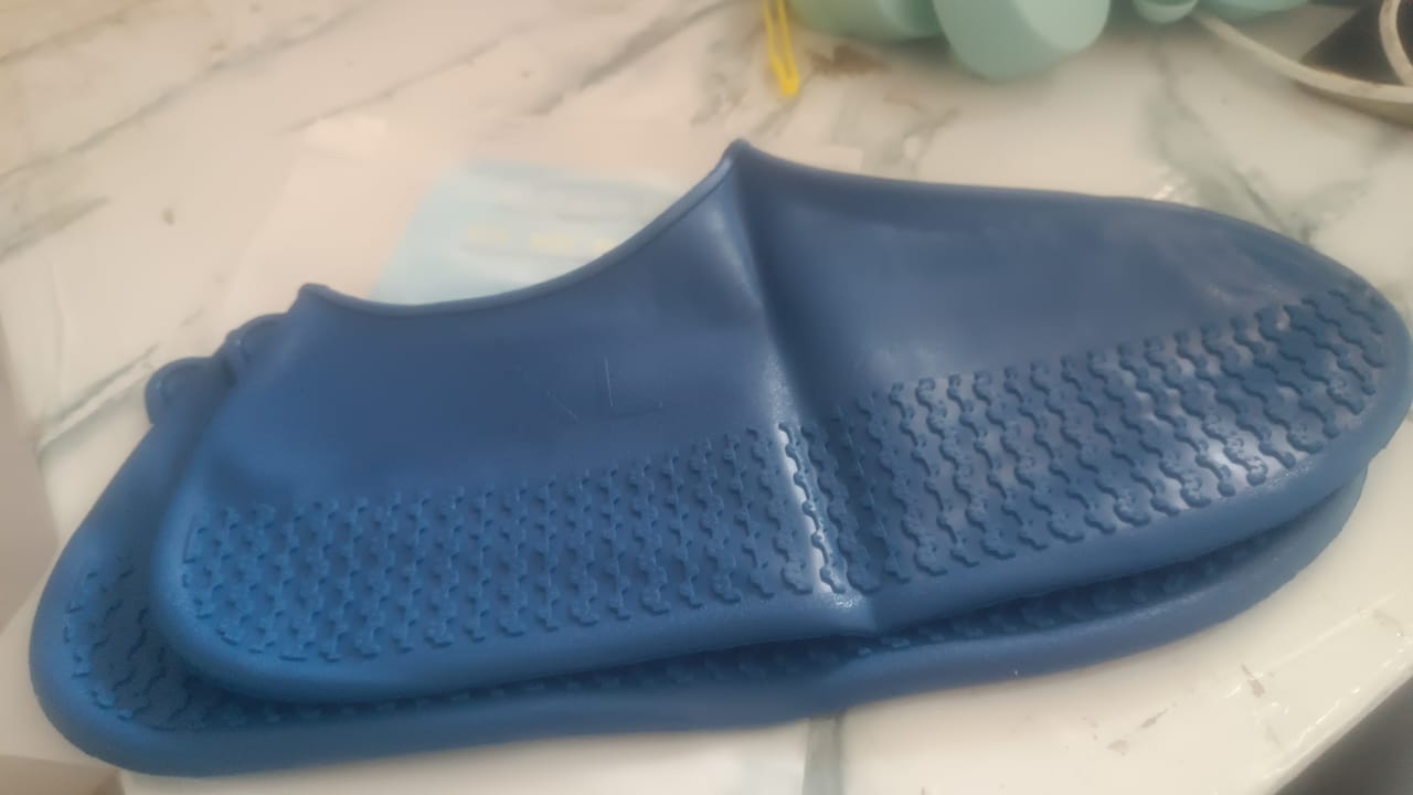Non-Slip Silicone Rain Reusable Anti skid Waterproof Fordable Boot Shoe Cover (Extra Large Size (XL)/ 1 Pair / Mix Color) Variety Bazaar