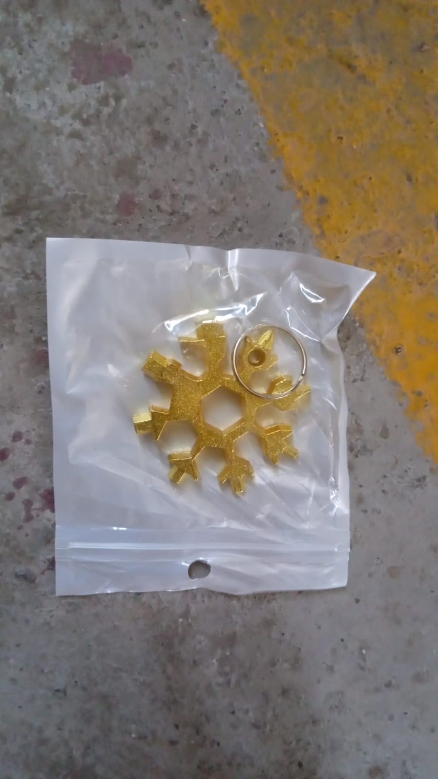 18-in-1 Snowflake Multi-Tool – Portable Bottle Opener, Screwdriver & Wrench Variety Bazaar