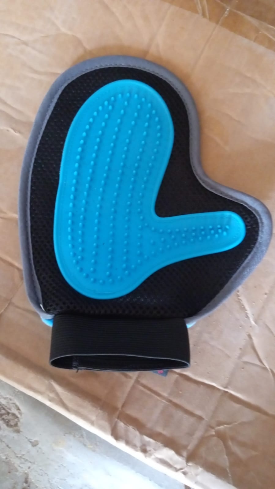 Pet Grooming Glove – Humanized Descending Brush (1 Pc) Variety Bazaar