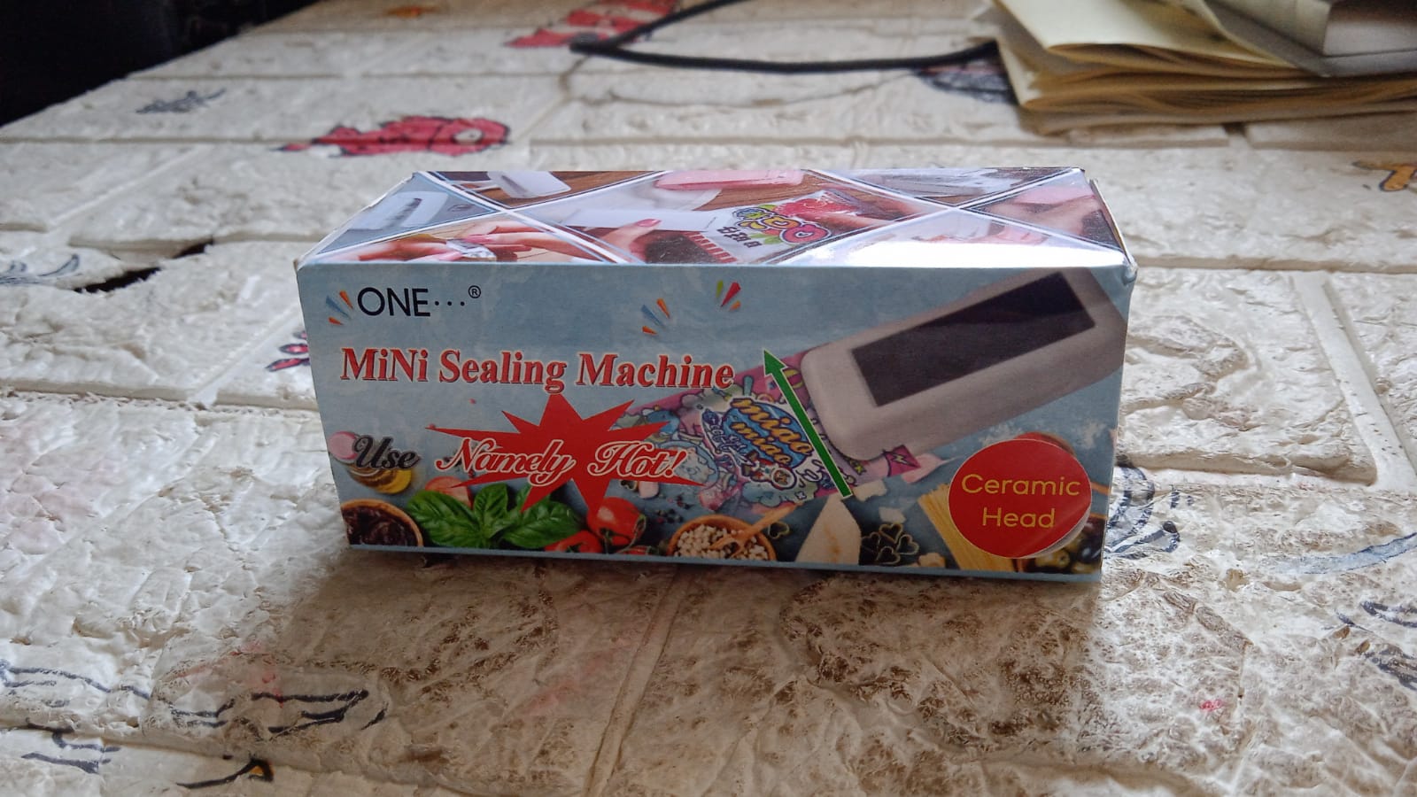 Handheld mini sealer for plastic bags