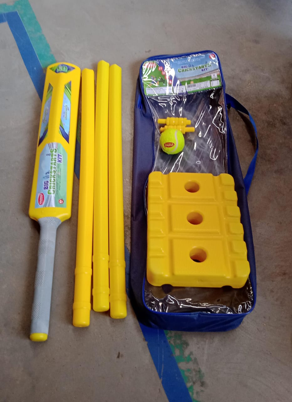 Big Cricket Kit, Cricket Set with 1 Cricket Bat, 1 Rubber Ball, Bails, 3 Stumps with Stand Base travel sahayak