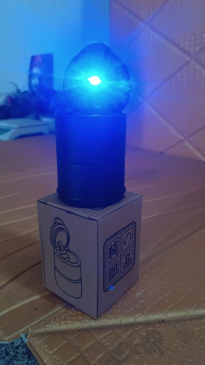 Portable Car Ashtray with Lid and Blue LED Light (1 Pc) Variety Bazaar