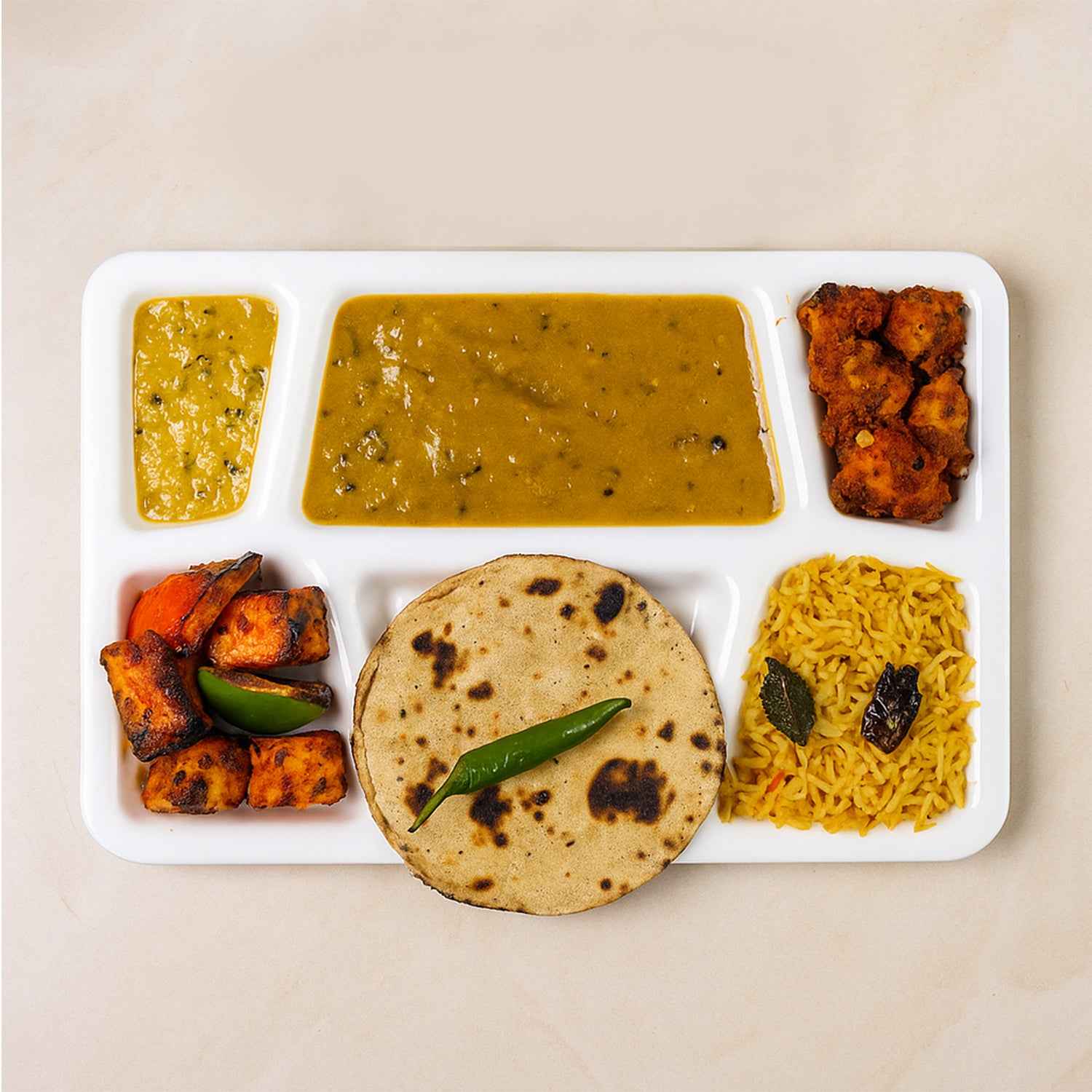 Plastic Multi-compartment Meal Serving Tray 3-section Rectangular Dining Plate (1 Pc Black)