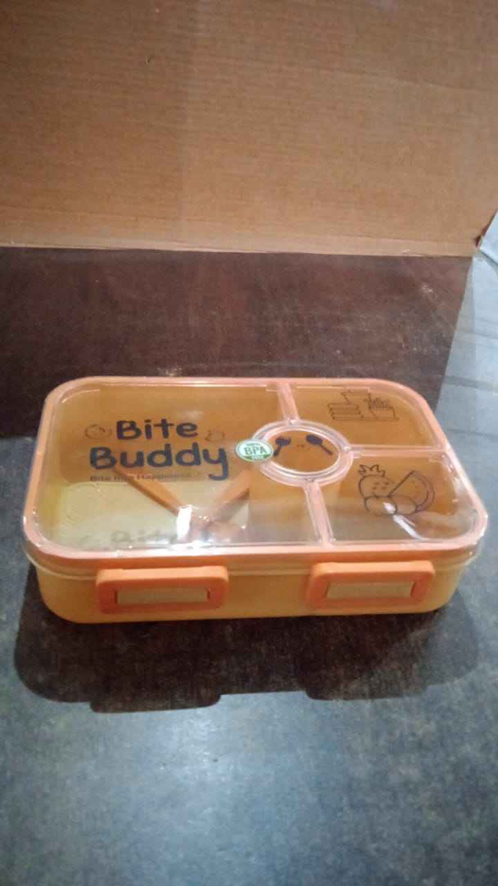 Bite Buddy 4-compartment Leak-resistant Plastic Lunch Box With Spoon Fork