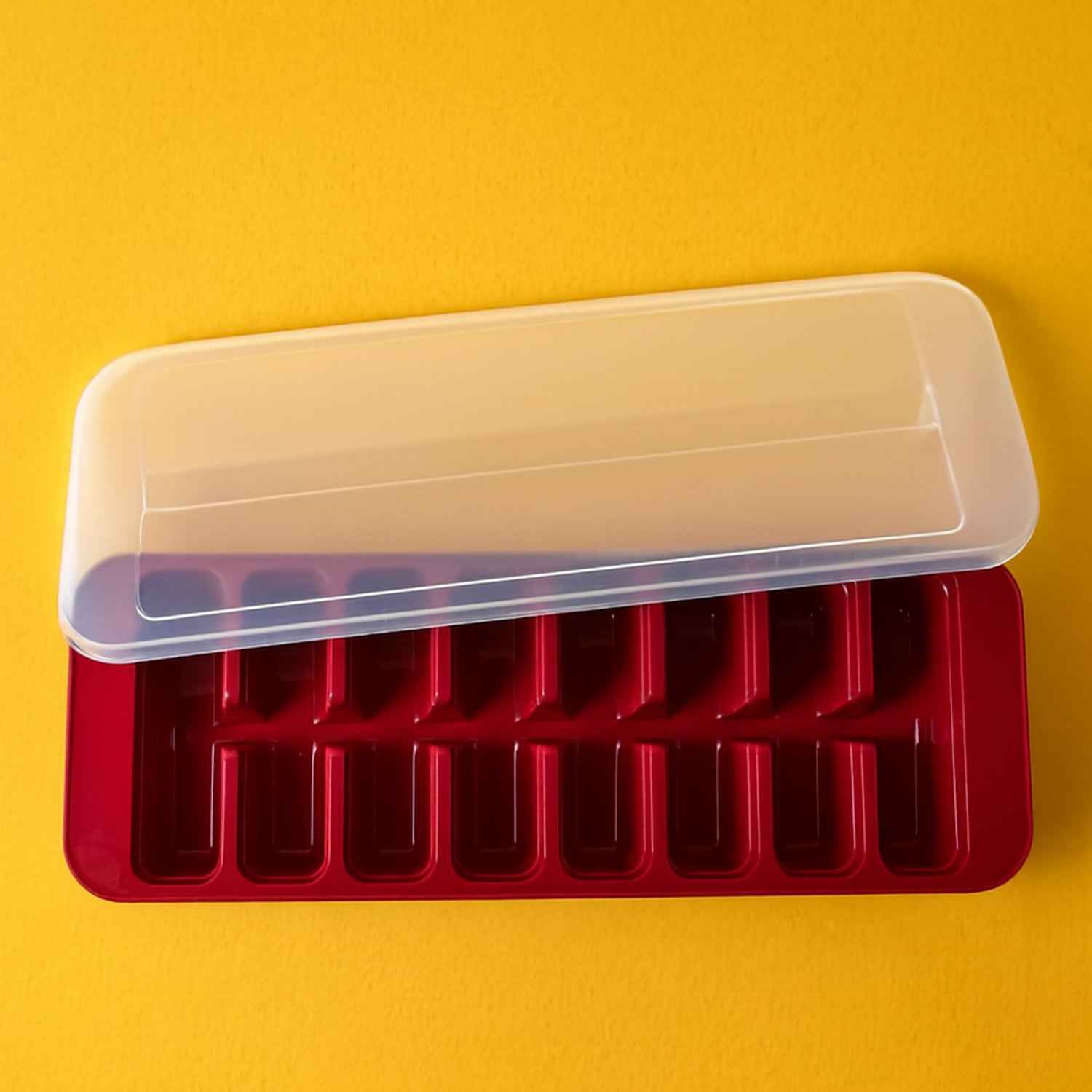 Supermom Frizzy Ice Tray With 2-in-1 Compartment For Ice Cubes And Storage Box (1 Pc)