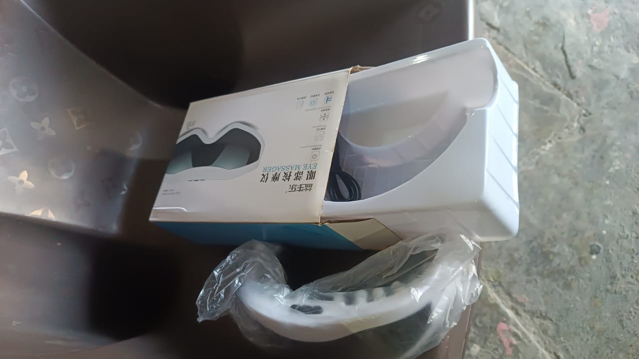 Electric Eye Massager with Adjustable Elastic Band (1 Pc) Variety Bazaar