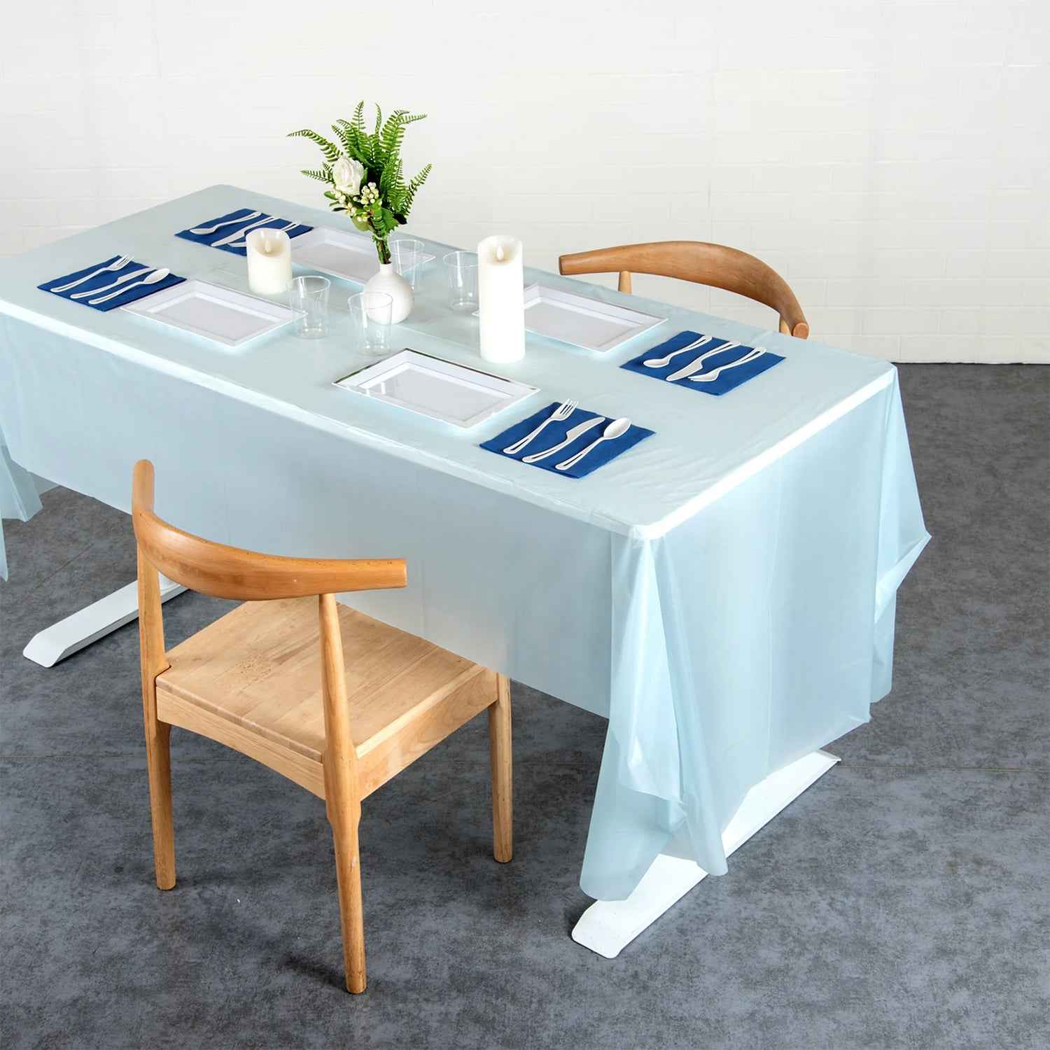 Waterproof Disposable Plastic Table Cover 137 183 Cm