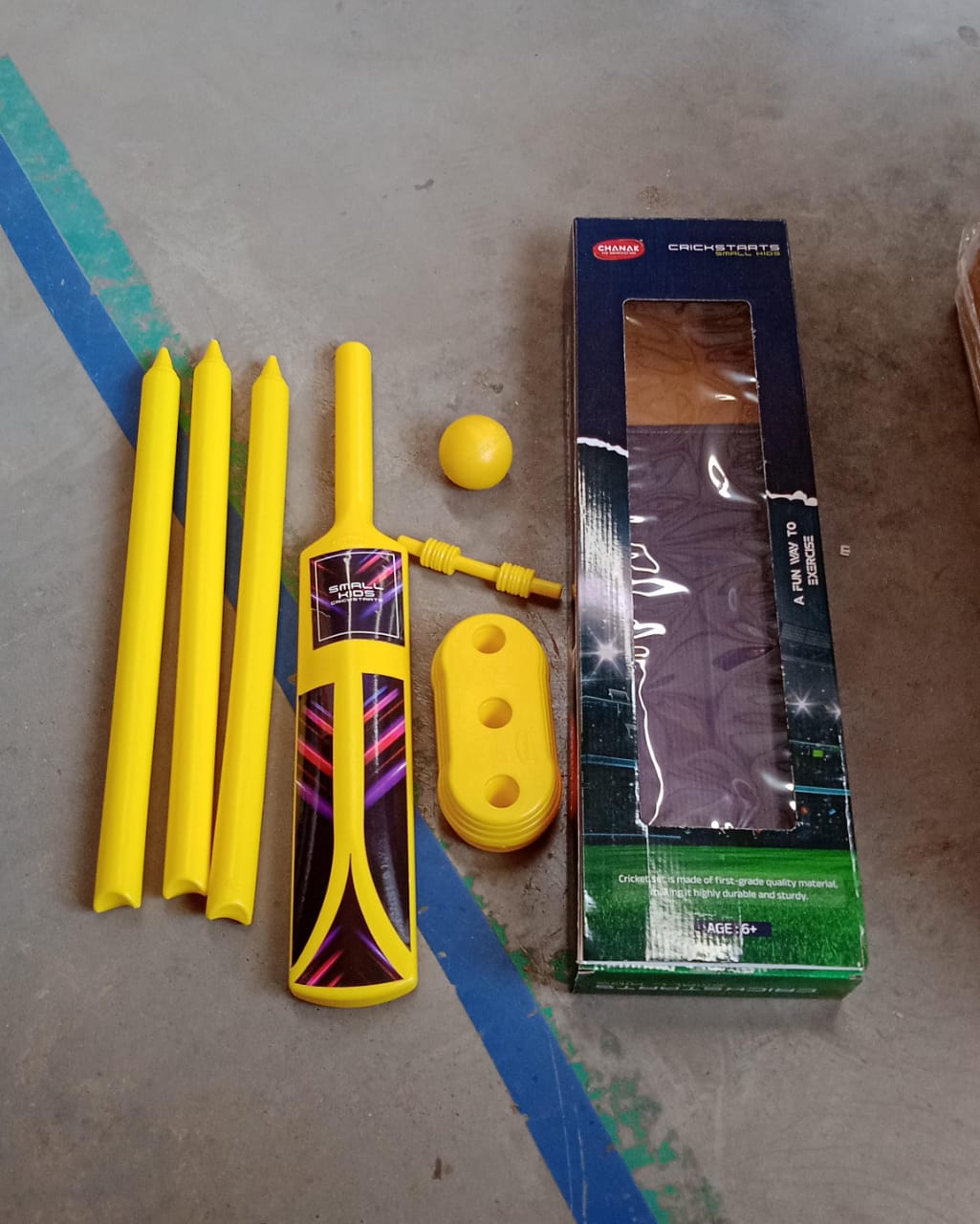 Small Cricket Kit for Boys & Girls, Cricket Set with 1 Cricket Bat, 1 Plastic Ball, Bails, 3 Stumps with Stand Base Variety Bazaar