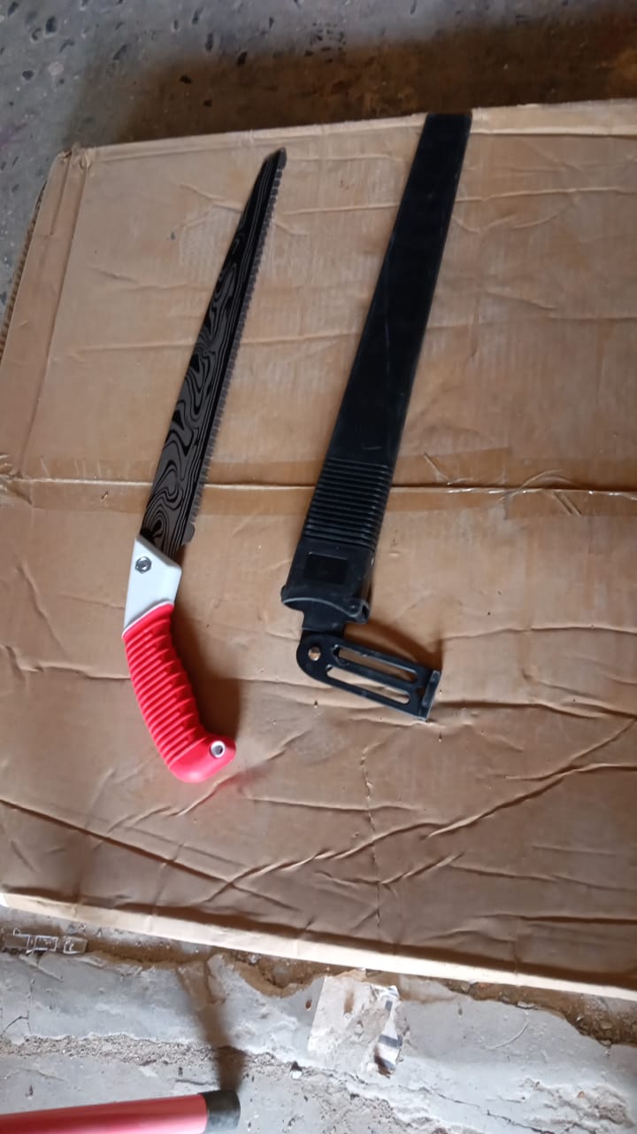 Hand Pruning Saw for Tree Branch Cutter (1 Pc With Cover) Variety Bazaar