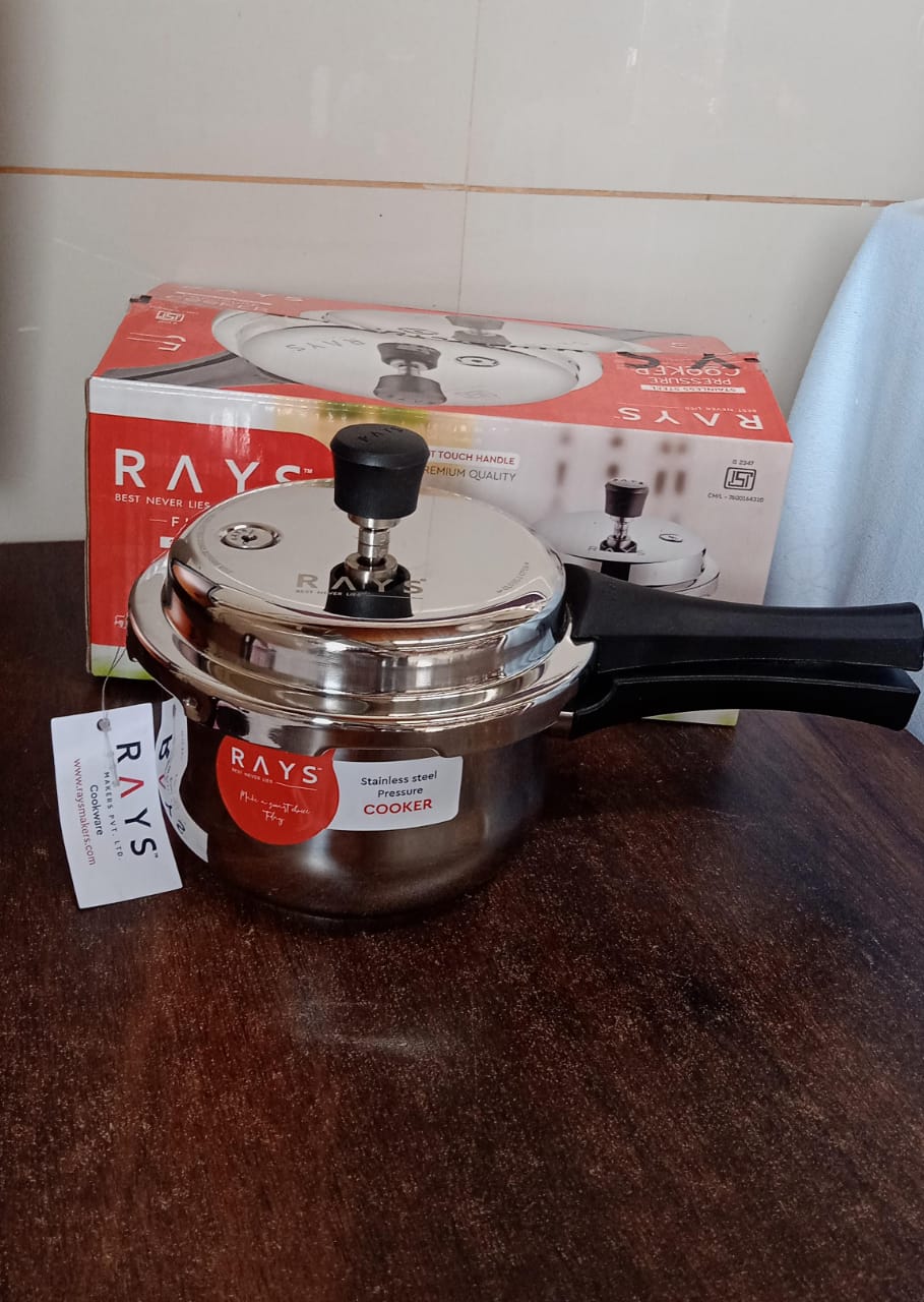 Stainless Steel Rays Fusion Pressure Cookers With Outer Lid (2.5 Litres / 5-Year warranty) travel sahayak