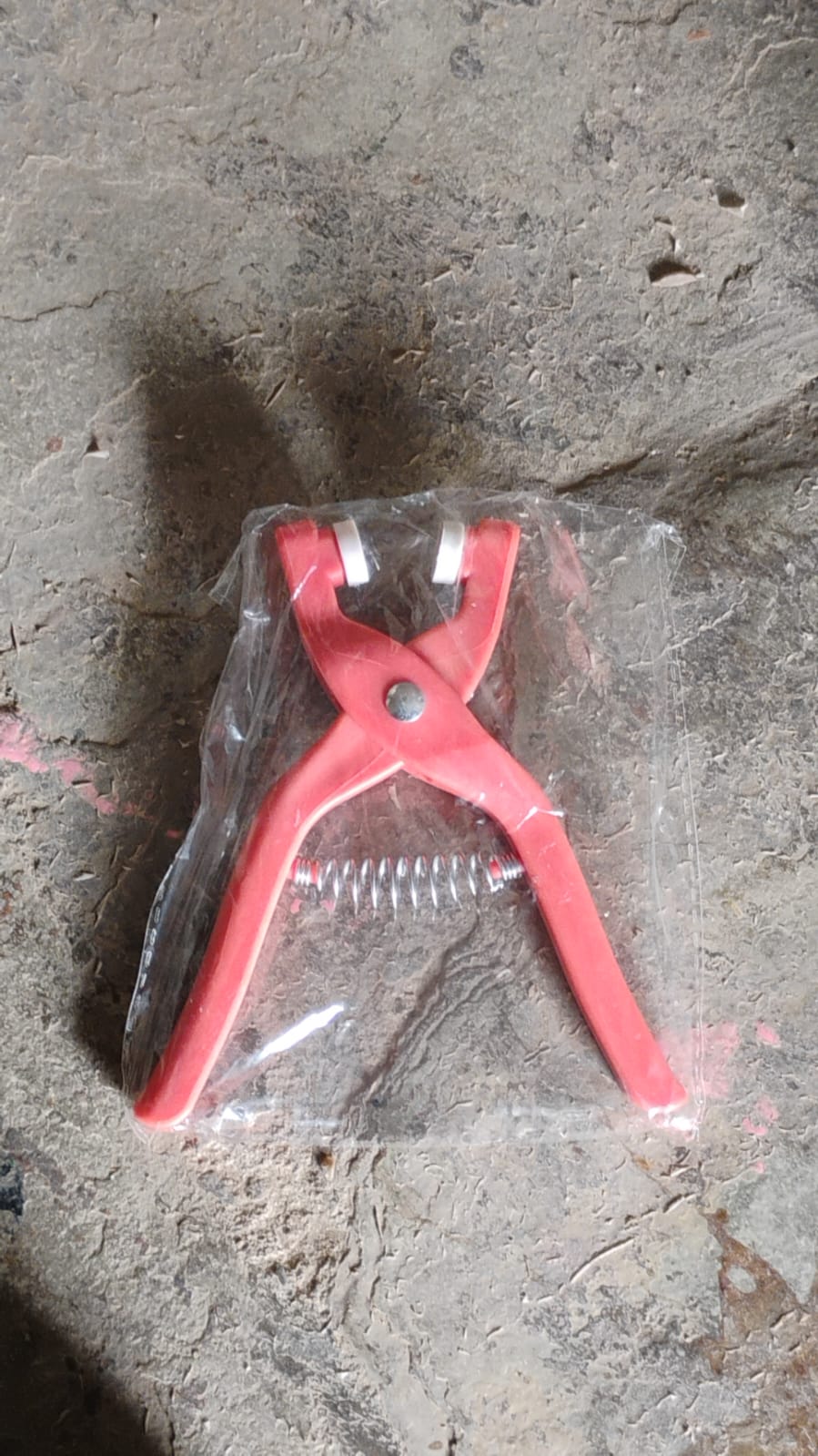 Hole Pliers Eyelets for Clothes Buckle Installation Tool for Clothing Sewing (1 Pc) Variety Bazaar