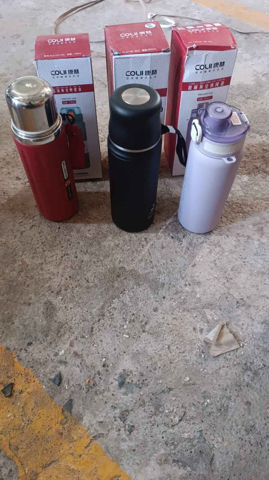 Stainless Steel Vacuum Insulated Water Bottle approx 800ml (1 Pc)