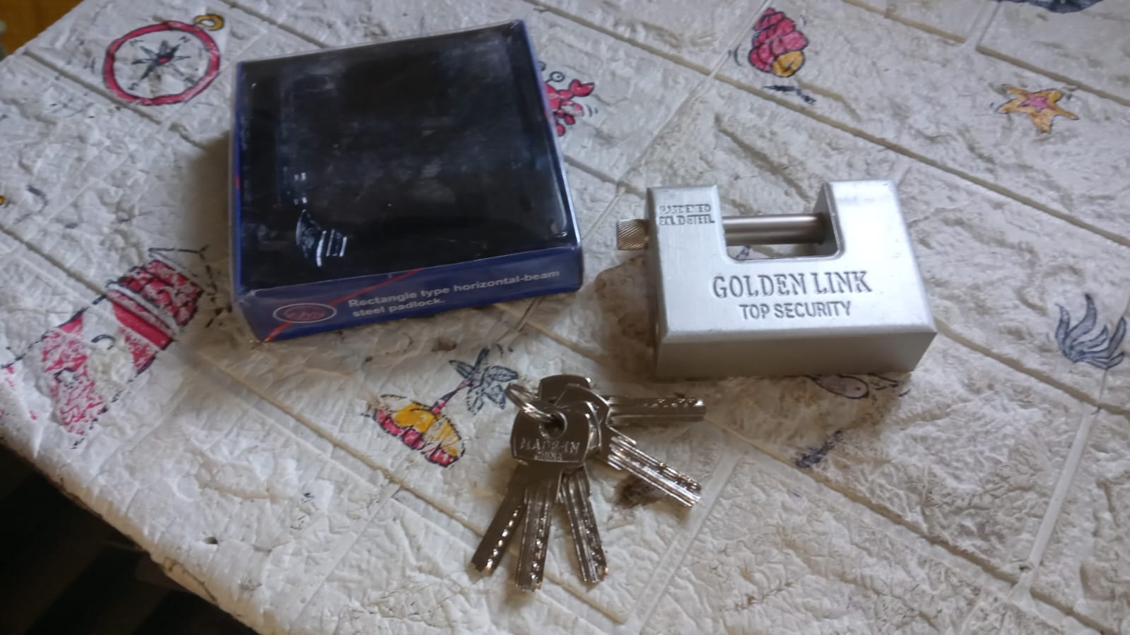 94mm Stainless Steel Padlock: Rectangular, Hardened Steel, 5 Keys Variety Bazaar