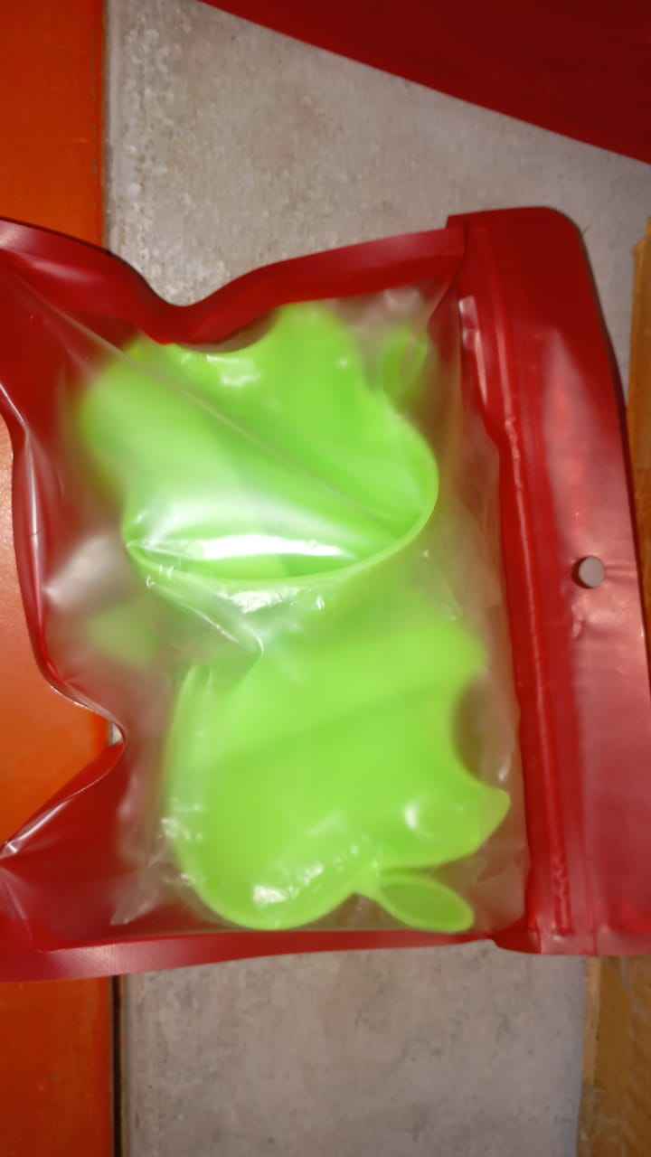 Apple-Shaped Plastic Mobile Phone Holder (3 Pc & mix color)