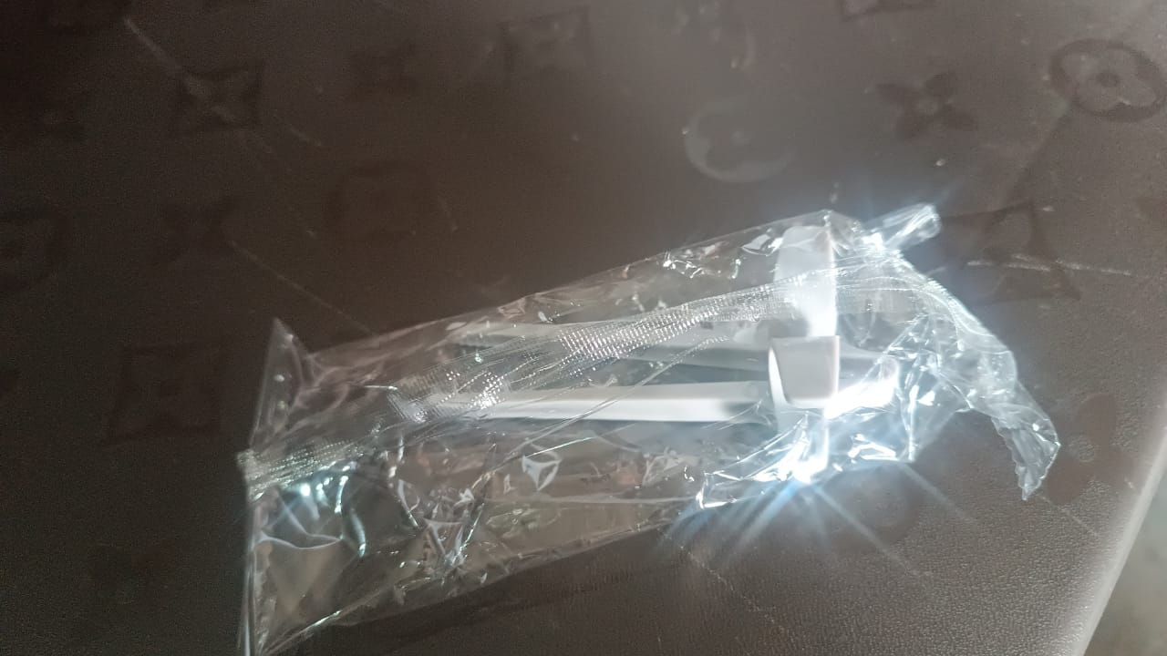 Plastic Finger Chopsticks for Gamers, Snack Clips (1 Pc) Variety Bazaar