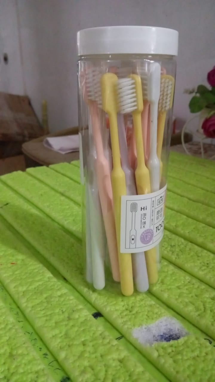 Plastic Toothbrush With Plastic Round Box (20 pcs Set) Variety Bazaar