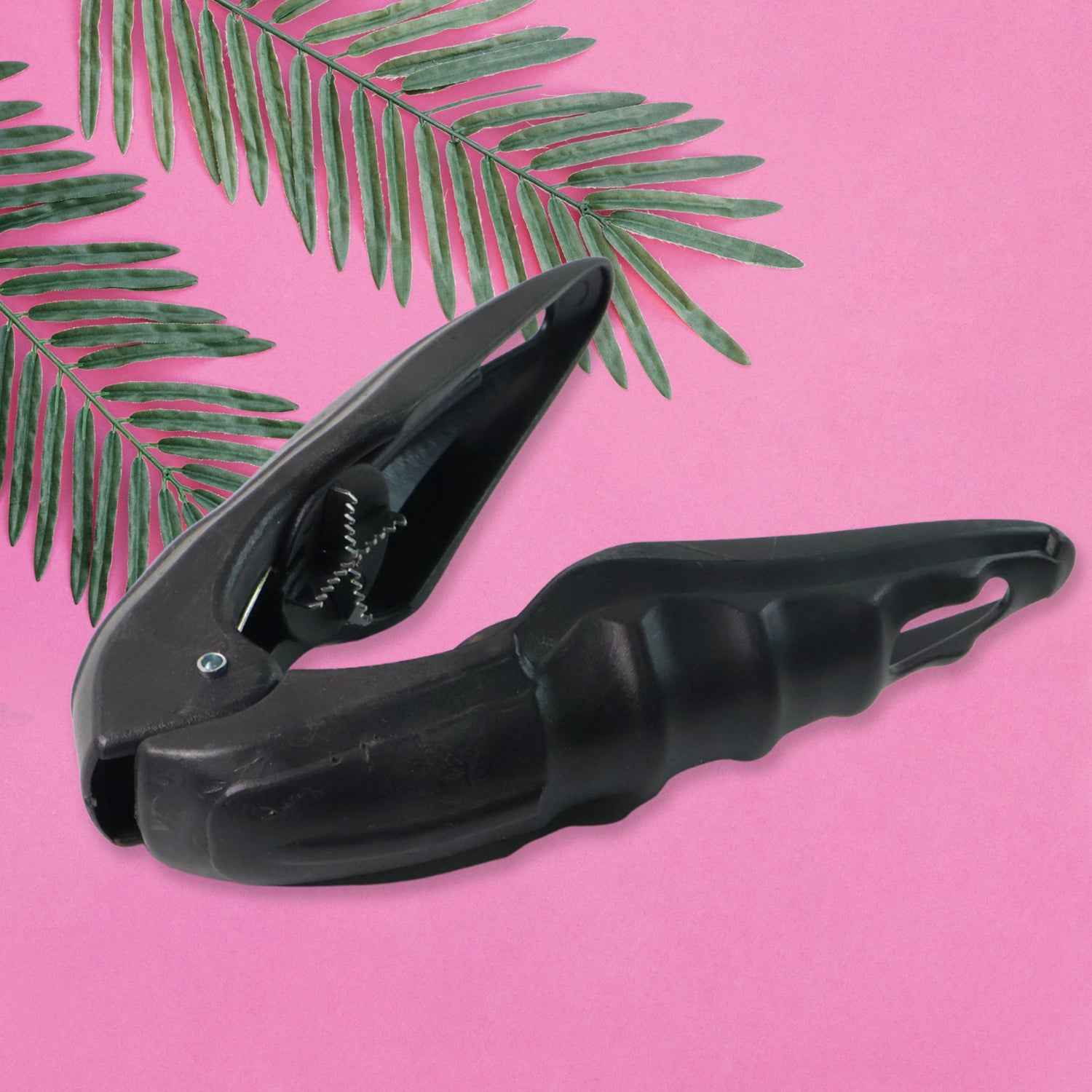 Multipurpose Walnuts And Seafood Cracker Tool - (1 Pc)