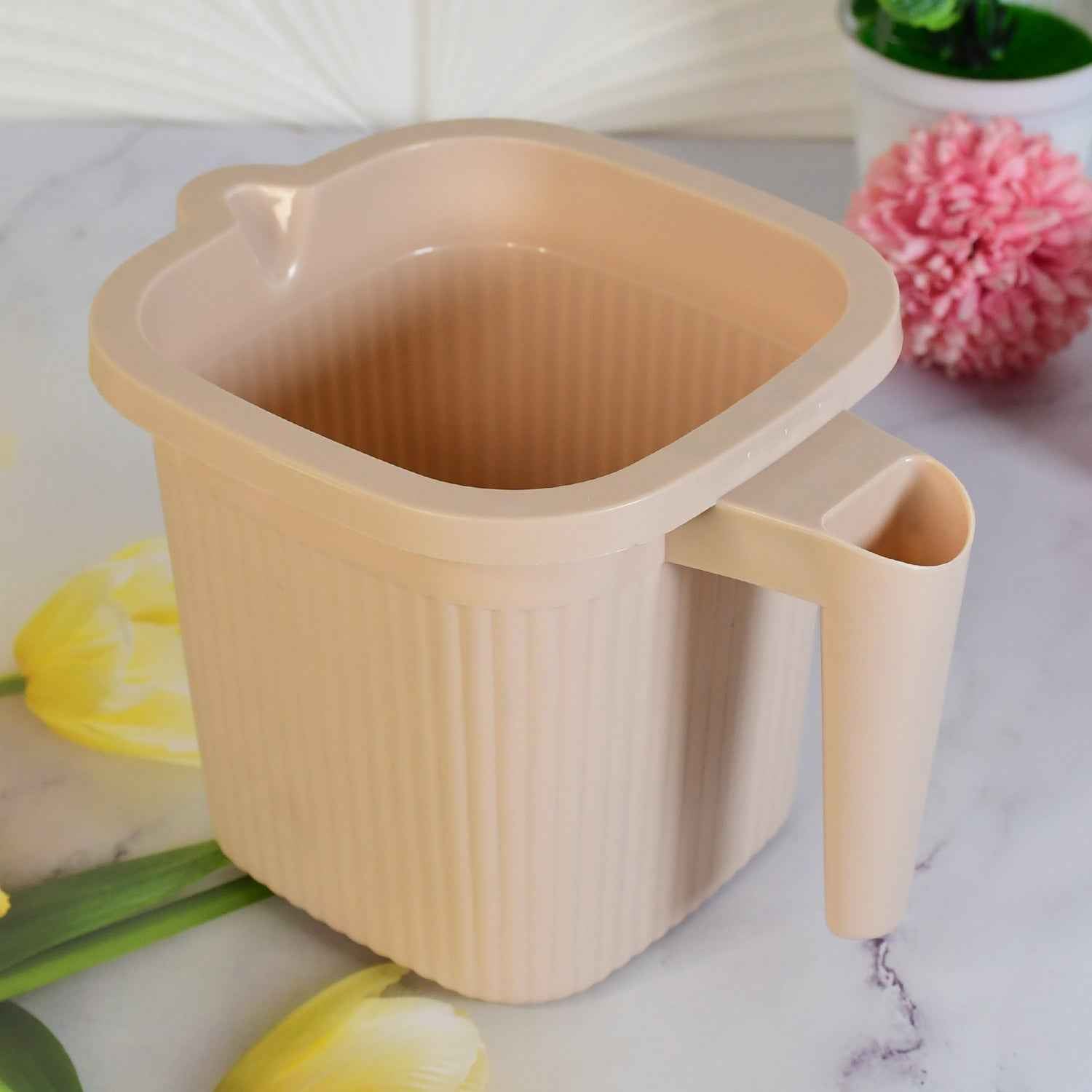 Plastic Square Bath Water Mug (1 Pc 1000 Ml Mix Color)