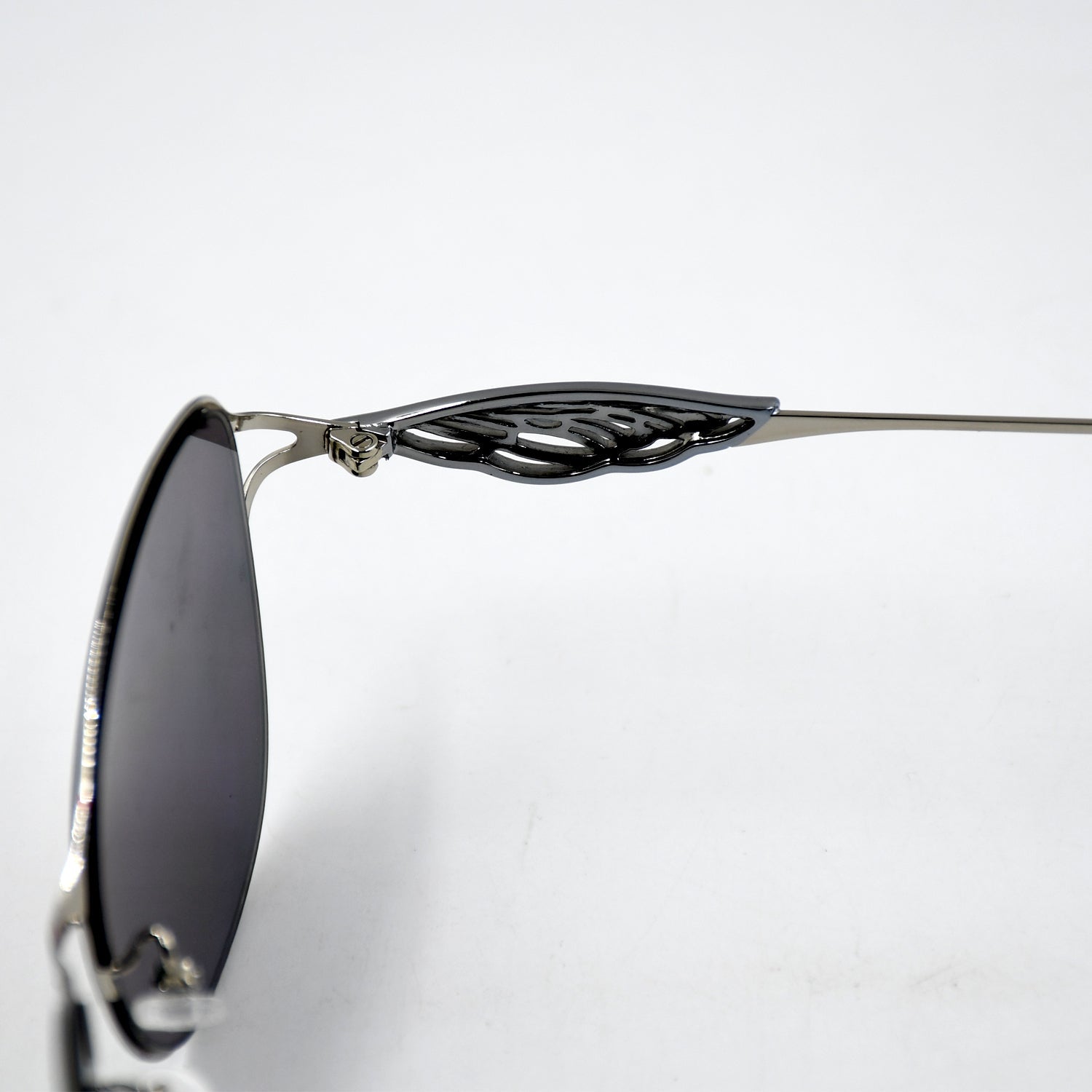 7752 classic Sunglasses for Men & Women, UV Protected, Lightweight Travel Sahayak