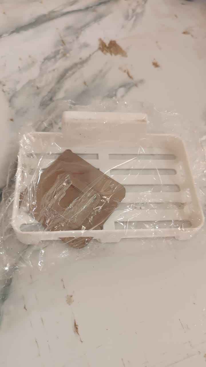 Self-Adhesive Wall Mount Plastic Soap Dish with Drain Slots