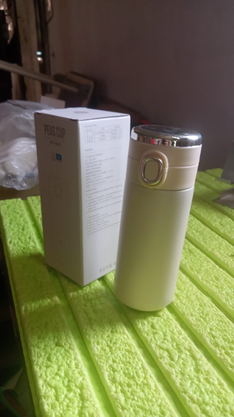 Smart Vacuum Insulated Water Bottle with LED Temperature Display, Cold & Hot | Leak Proof | Office Bottle | Gym | Home | Kitchen | Hiking | Trekking | Travel Bottle  (Mix Color & Design / 320 ML) travel sahayak