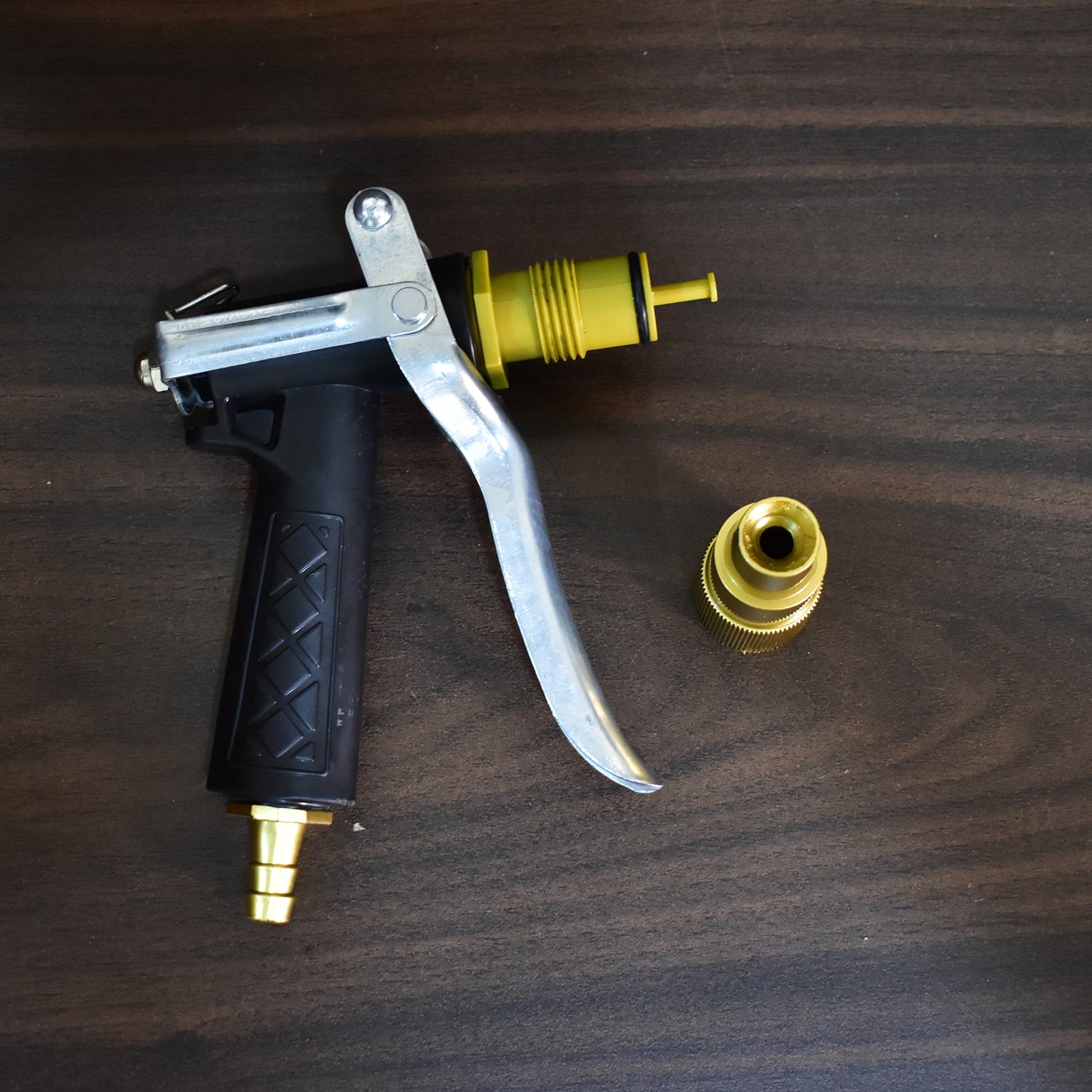 1608 Durable Gold Color Trigger Hose Nozzle Water Lever Spray Travel Sahayak