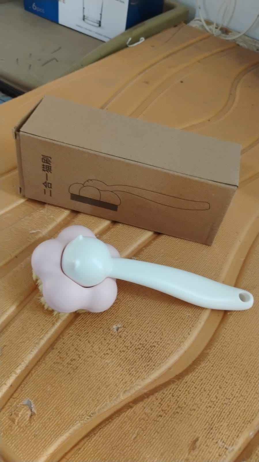 Soft Bristle Bath Brush with Long Handle (1 Pc)