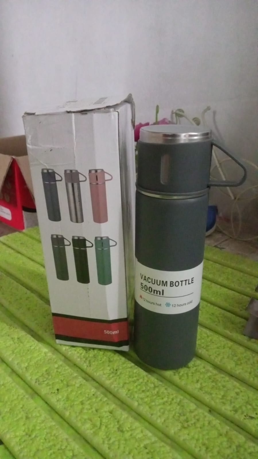 Stainless Steel Vacuum Insulated Water Bottle With Coffee / Tea Mug (500 ML) Variety Bazaar