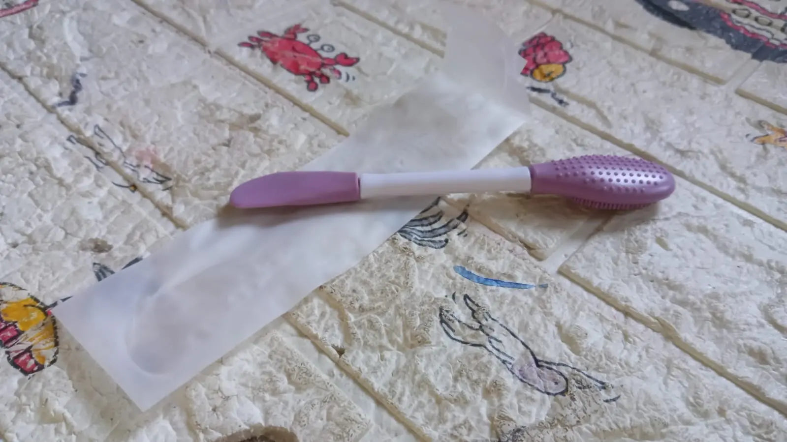 Double-Headed Silicone Mask Brush – Facial Cleansing & Mask Application Tool (1 Pc) Variety Bazaar