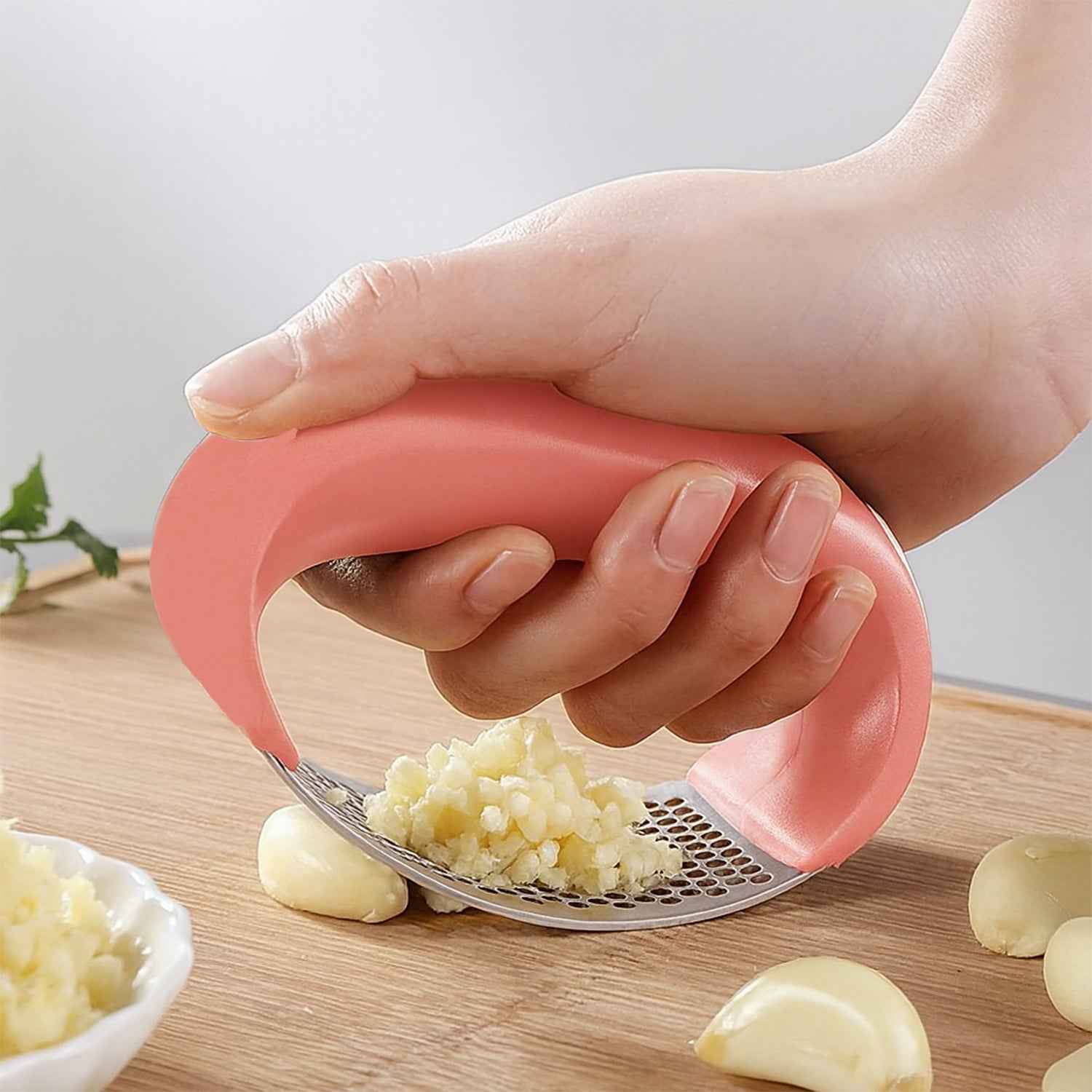 Supermom Premium Curve Garlic Press Crusher (1 Pc)