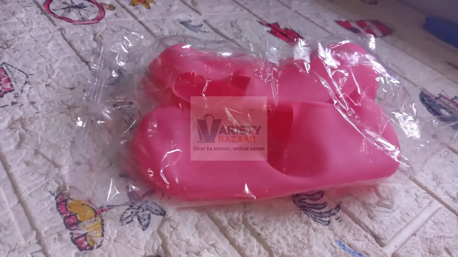 Washable silicone shoe covers for daily use.