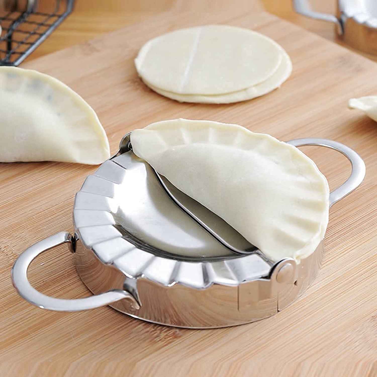 2219 Stainless Steel Dumpling Maker Dough Cutter Pie Mold Tool.