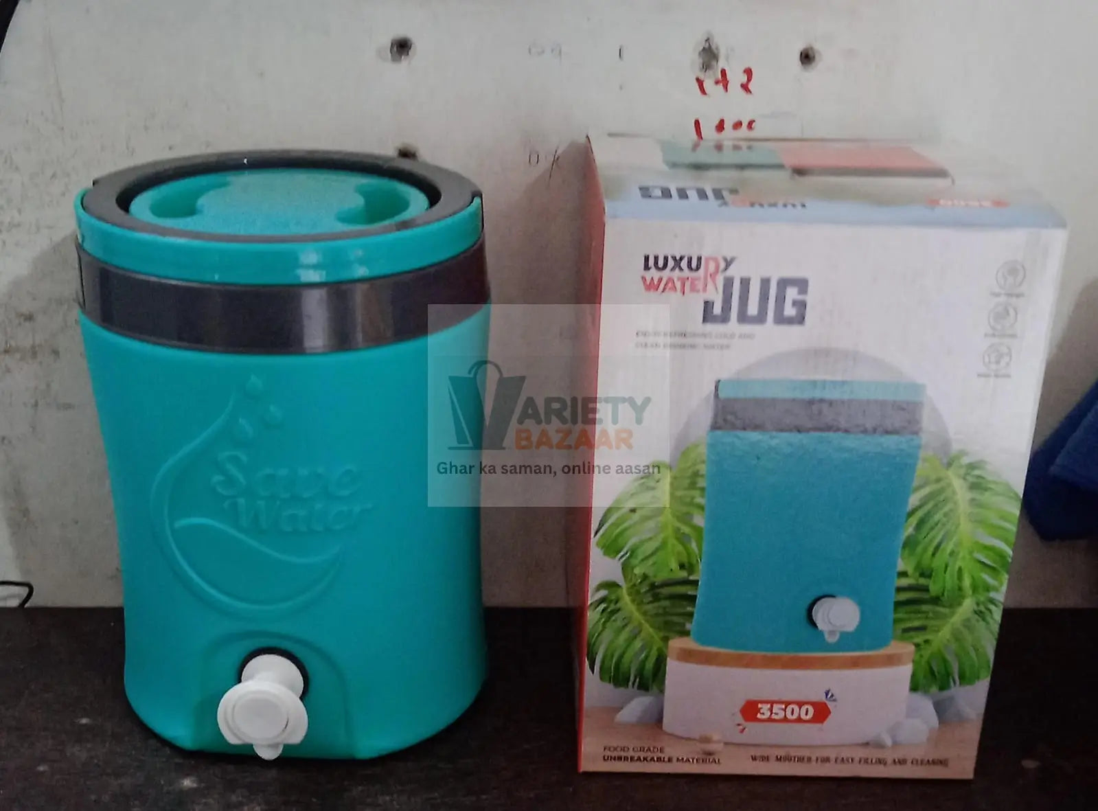 Travel water jug with tap, 3.5L capacity, insulated